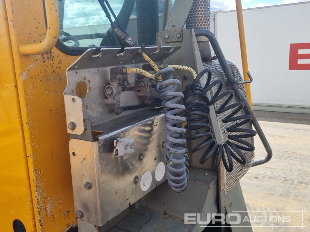 Terminalni traktor Terberg YT182: slika 15