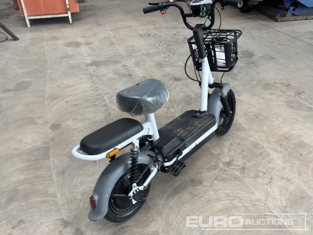 Unused City Bike Electric Bicycle - Гаражна опрема: slika 4 Unused City Bike Electric Bicycle - Гаражна опрема: slika 4