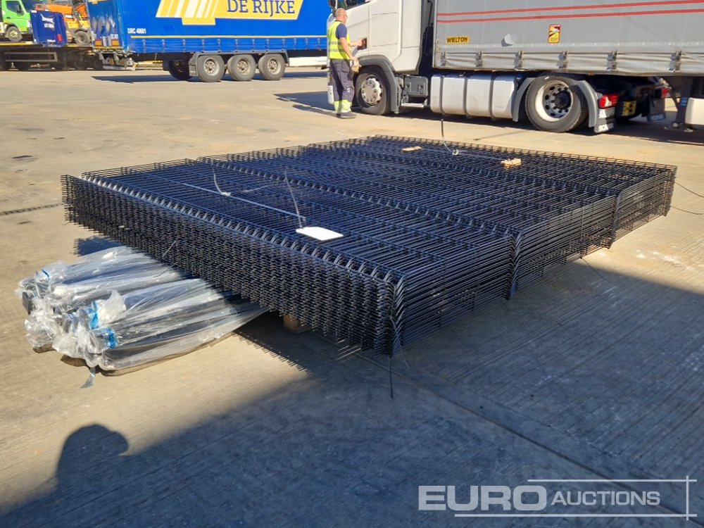 Unused Galvanised & Powder Coated Heavy Duty (5mm) Wire Mesh Fencing, 25 x H2.4m x W2.2m Panels, 26 x 60mm x 60mm x3m Posts, with Fittings (Black) - Građevinska oprema: slika 1 Unused Galvanised & Powder Coated Heavy Duty (5mm) Wire Mesh Fencing, 25 x H2.4m x W2.2m Panels, 26 x 60mm x 60mm x3m Posts, with Fittings (Black) - Građevinska oprema: slika 1
