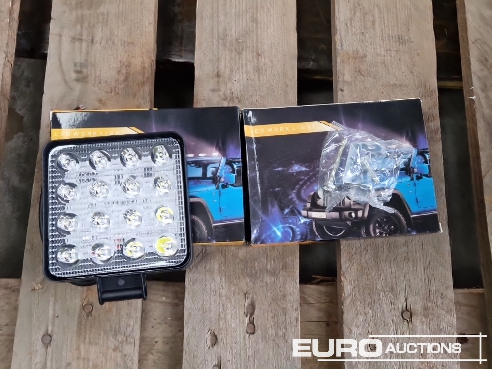 Unused LED Work Lights, 48w, 12V/24V, Adjustable Bracket, IP67 Waterproof, 6000k White (4 of) - Гаражна опрема: slika 5 Unused LED Work Lights, 48w, 12V/24V, Adjustable Bracket, IP67 Waterproof, 6000k White (4 of) - Гаражна опрема: slika 5