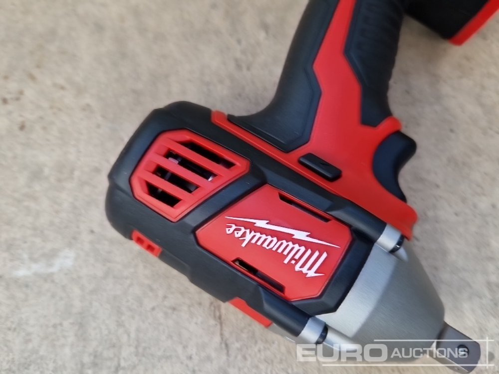Građevinska oprema Unused Milwaukee M18 18v 1/2 Cordless Impact Wrench (Body Only): slika 6