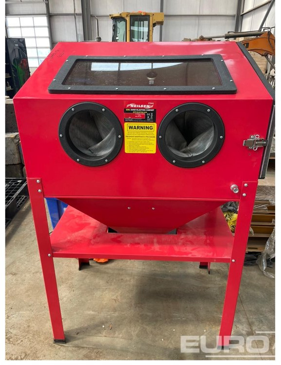 Unused Neilsen 220 Litre Sand Blasting Cabinet, Gun, Bag of Glass Abrasive - Гаражна опрема: slika 1 Unused Neilsen 220 Litre Sand Blasting Cabinet, Gun, Bag of Glass Abrasive - Гаражна опрема: slika 1