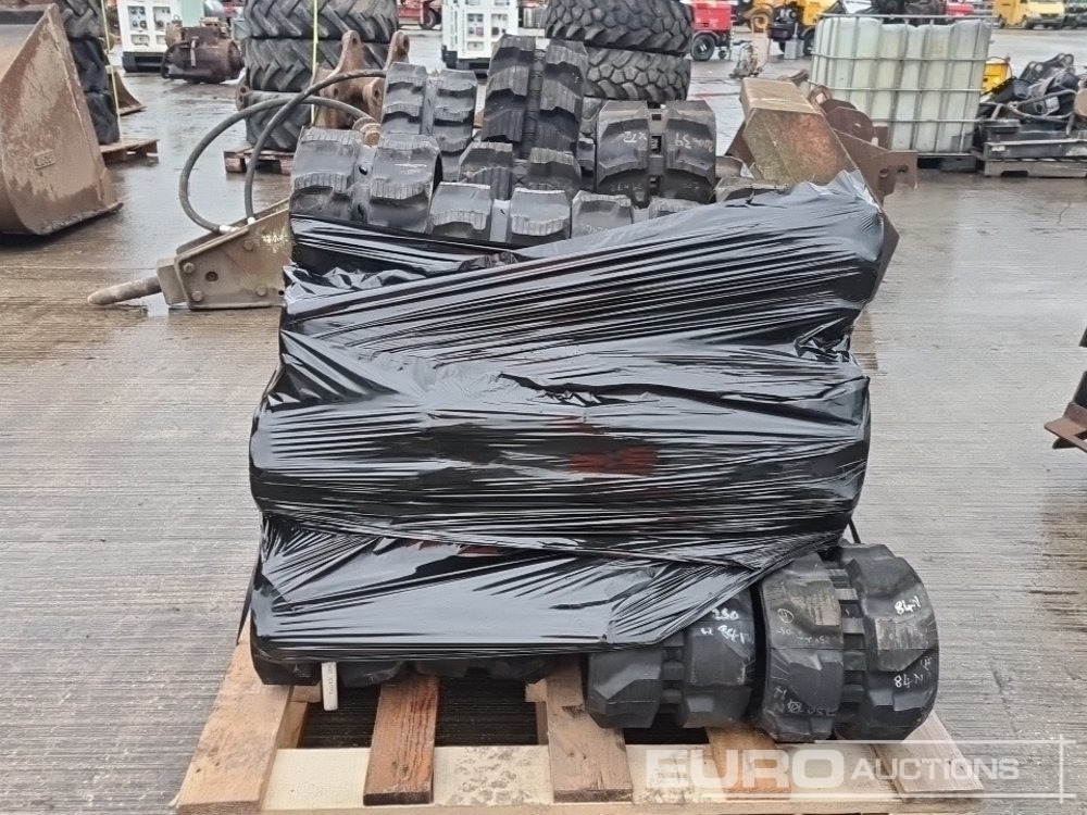 Unused Pallet of Rubber Tracks to suit Mini Excavator - Šine za Građevinska mašina: slika 4 Unused Pallet of Rubber Tracks to suit Mini Excavator - Šine za Građevinska mašina: slika 4