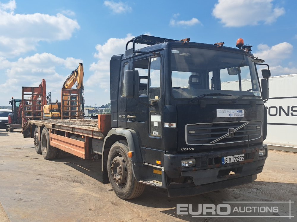 Kamion sa tovarnim sandukom za prevoz teških mašina Volvo FL220: slika 7