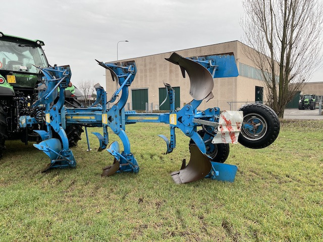 Aratro trivomere Annovi - Plug: slika 2 Aratro trivomere Annovi - Plug: slika 2