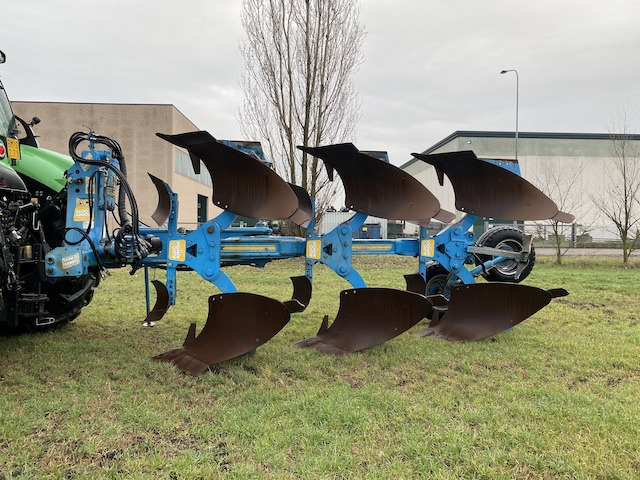 Aratro trivomere Annovi - Plug: slika 1 Aratro trivomere Annovi - Plug: slika 1