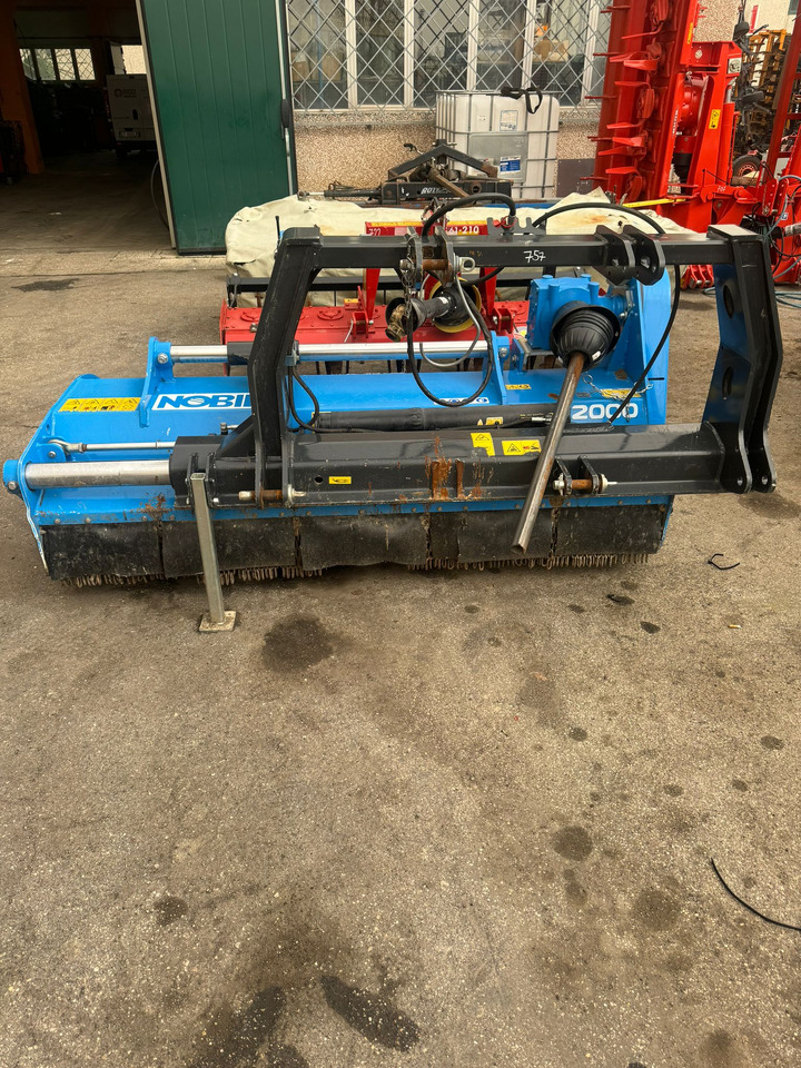 Nobili trincia laterale usata BVL 2000 - Bočni mulčer: slika 2 Nobili trincia laterale usata BVL 2000 - Bočni mulčer: slika 2