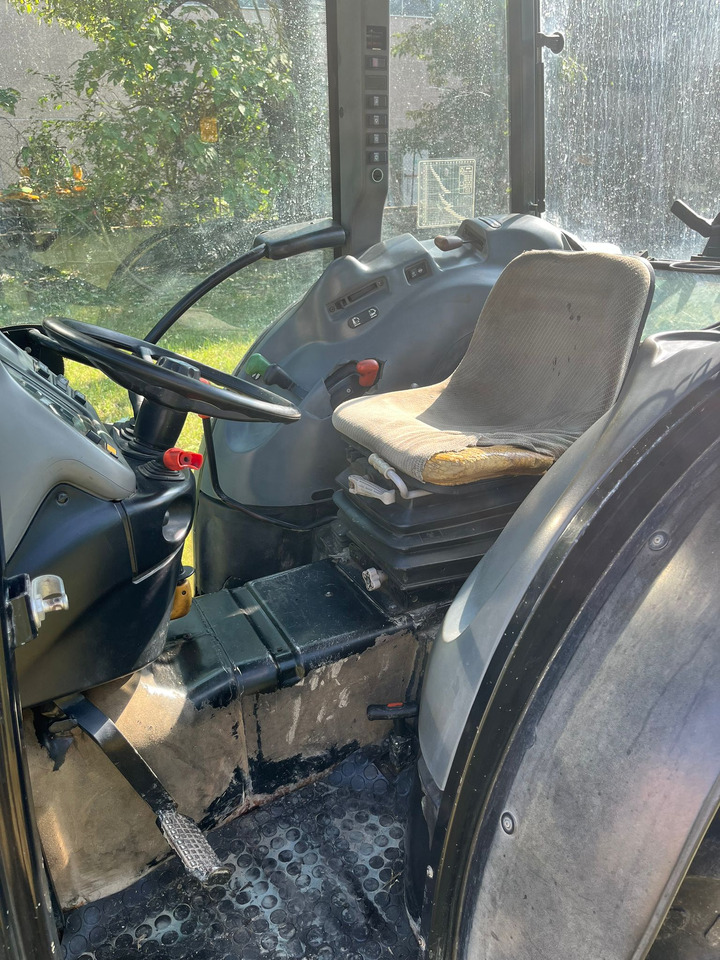 Trattore usato New Holland TNF90 - Traktor: slika 4 Trattore usato New Holland TNF90 - Traktor: slika 4