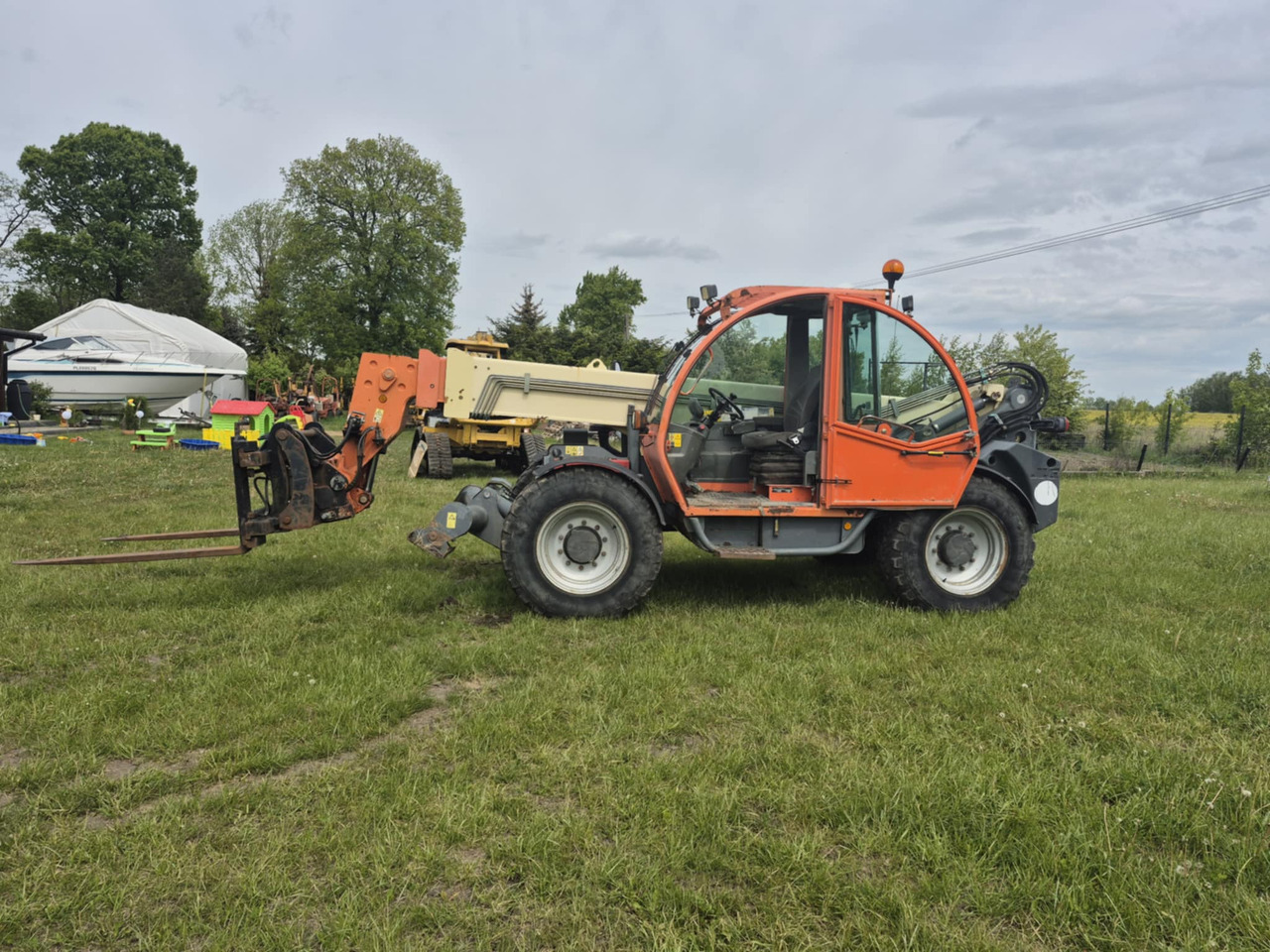 JLG 4013 - Teleskopski utovarivač na točkovima: slika 1 JLG 4013 - Teleskopski utovarivač na točkovima: slika 1