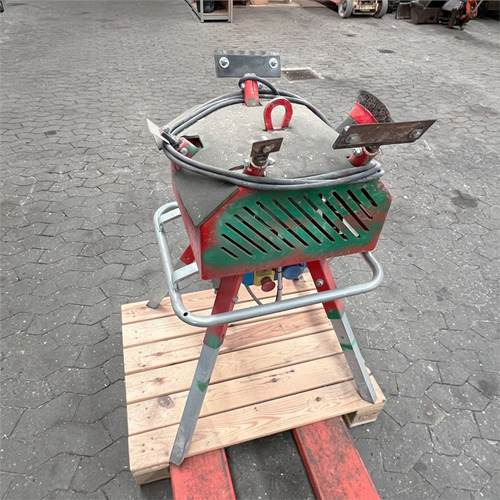 ABC Puliscimattoni - Mašina za asfalt: slika 3 ABC Puliscimattoni - Mašina za asfalt: slika 3