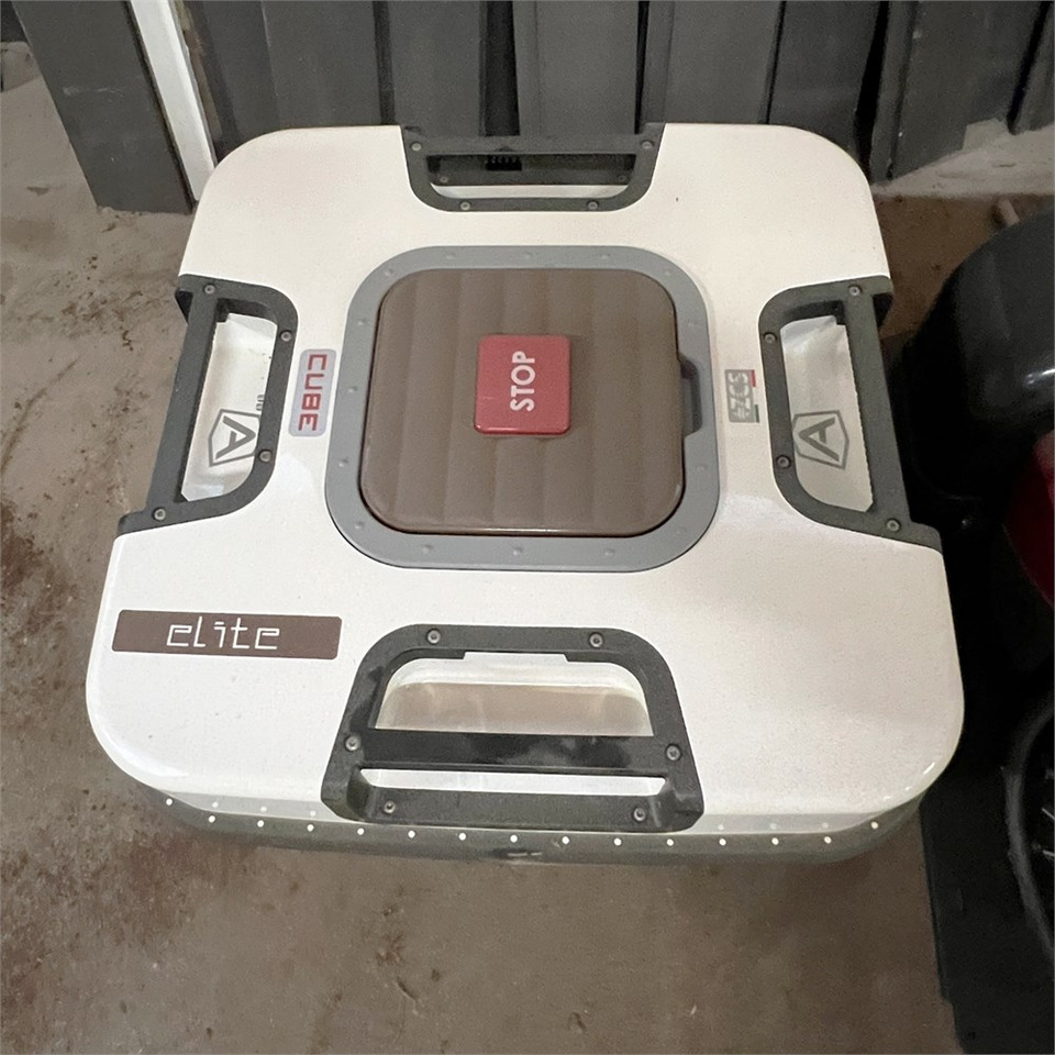 Ambrogio Cube Elite 4 WD - Baštenska kosačica: slika 4 Ambrogio Cube Elite 4 WD - Baštenska kosačica: slika 4