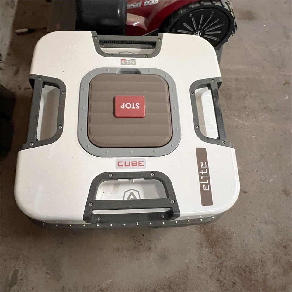 Ambrogio Cube Elite 4 WD - Baštenska kosačica: slika 5 Ambrogio Cube Elite 4 WD - Baštenska kosačica: slika 5