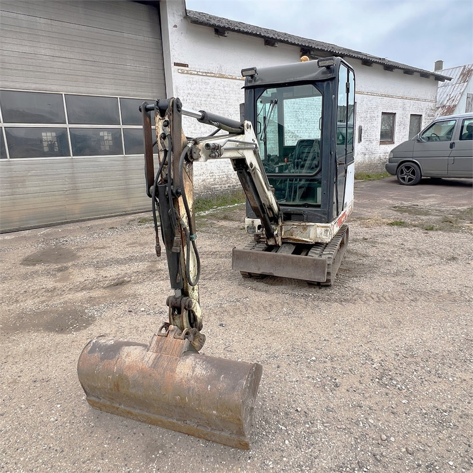 Bobcat 320 - Mini bager: slika 2 Bobcat 320 - Mini bager: slika 2