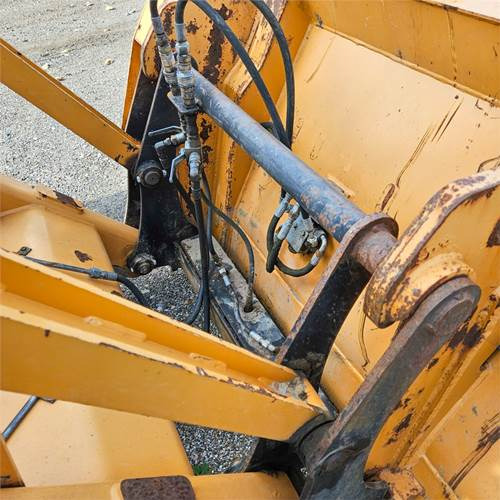 Case 695 ST Case 695 ST: slika 43 Case 695 ST Case 695 ST: slika 43