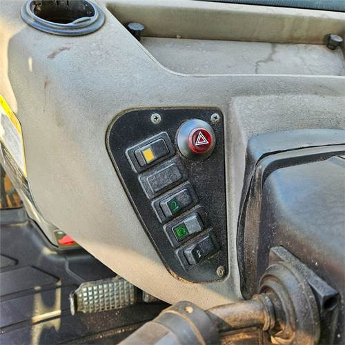 Case 695 ST Case 695 ST: slika 21 Case 695 ST Case 695 ST: slika 21