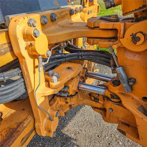 Case 695 ST Case 695 ST: slika 47 Case 695 ST Case 695 ST: slika 47