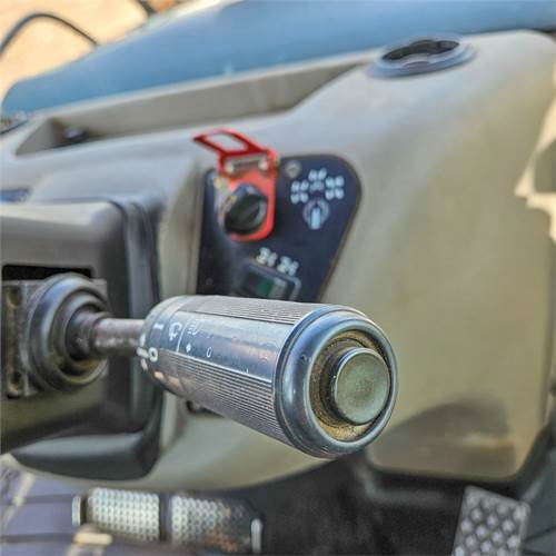 Case 695 ST Case 695 ST: slika 22 Case 695 ST Case 695 ST: slika 22