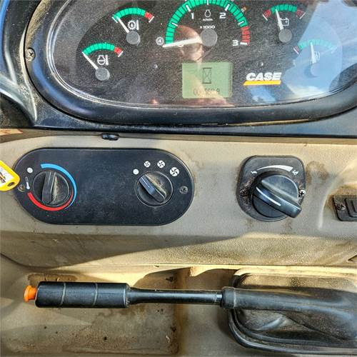 Case 695 ST Case 695 ST: slika 26 Case 695 ST Case 695 ST: slika 26