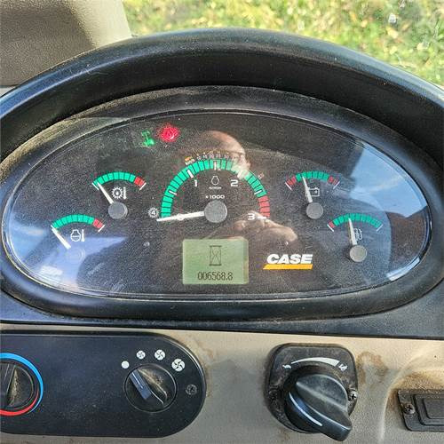 Case 695 ST Case 695 ST: slika 19 Case 695 ST Case 695 ST: slika 19