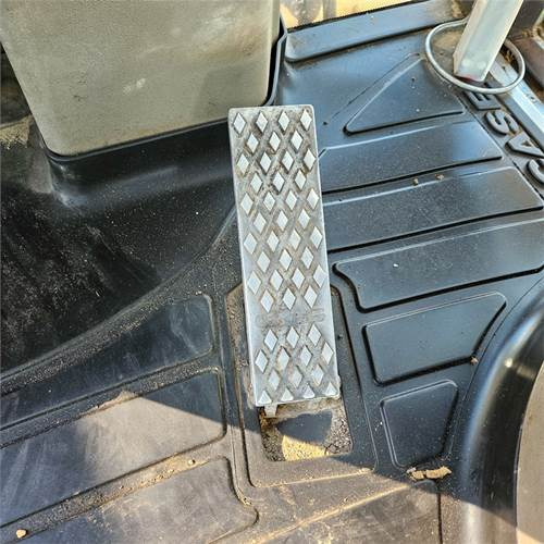 Case 695 ST Case 695 ST: slika 29 Case 695 ST Case 695 ST: slika 29