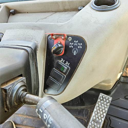 Case 695 ST Case 695 ST: slika 23 Case 695 ST Case 695 ST: slika 23