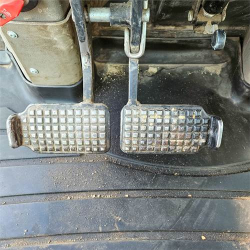 Case 695 ST Case 695 ST: slika 28 Case 695 ST Case 695 ST: slika 28