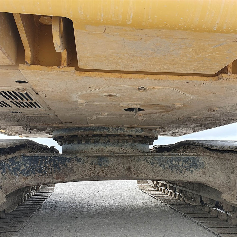 Bager guseničar Caterpillar 324 EL: slika 39
