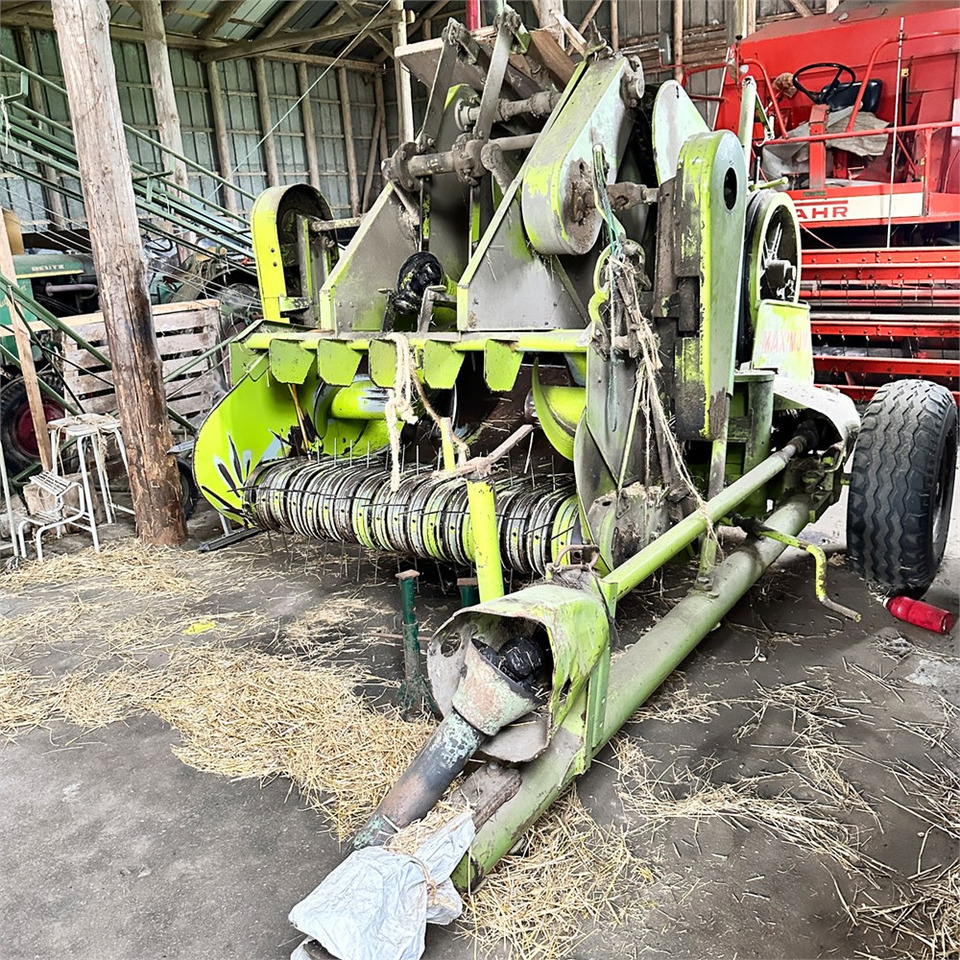 Claas Maximum - Oprema za prevrtanje i razlaganje: slika 1 Claas Maximum - Oprema za prevrtanje i razlaganje: slika 1
