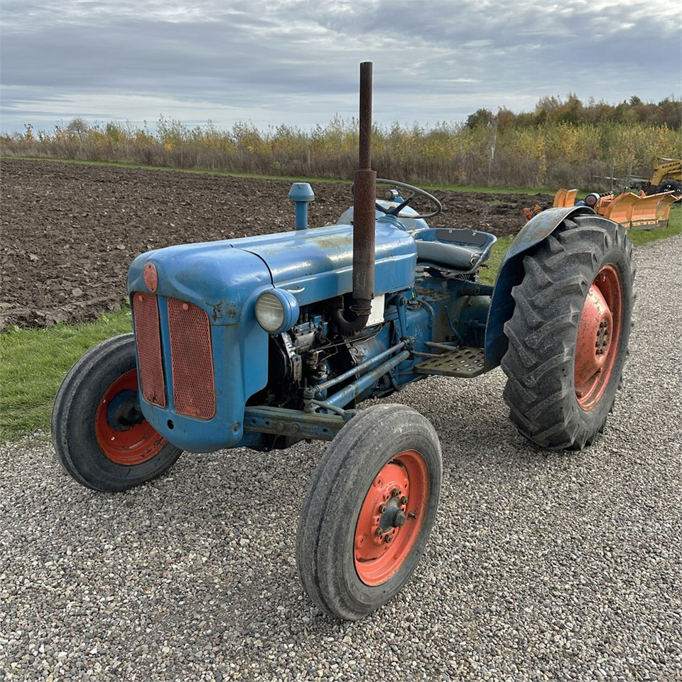 Ford Dexta T3 - Traktor: slika 3 Ford Dexta T3 - Traktor: slika 3