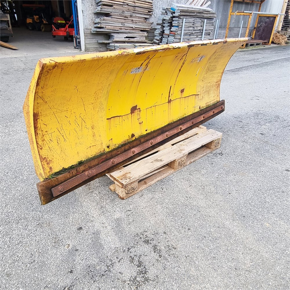 GMR Stensballe FS 1300 - Raonik za sneg: slika 1 GMR Stensballe FS 1300 - Raonik za sneg: slika 1