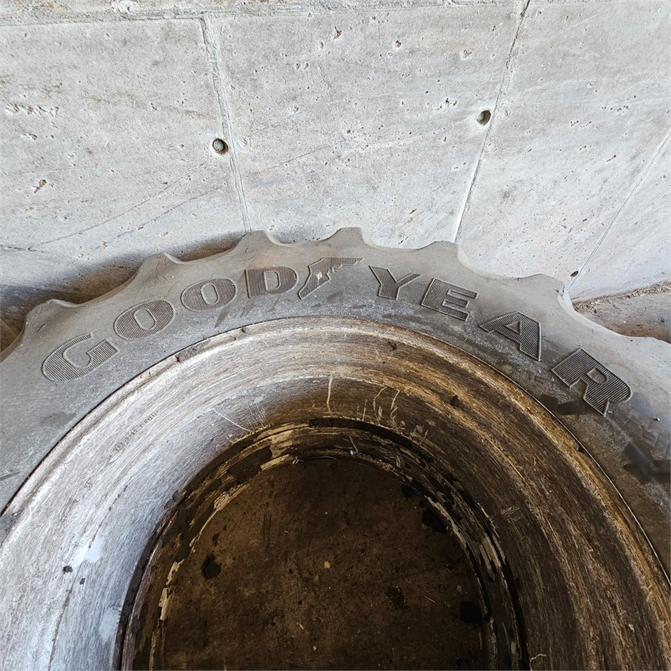 Traktor Goodyear 580/70R38: slika 8