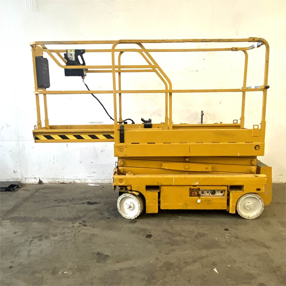 Haulotte Optimum 8 - Lift u obliku makaza: slika 1 Haulotte Optimum 8 - Lift u obliku makaza: slika 1