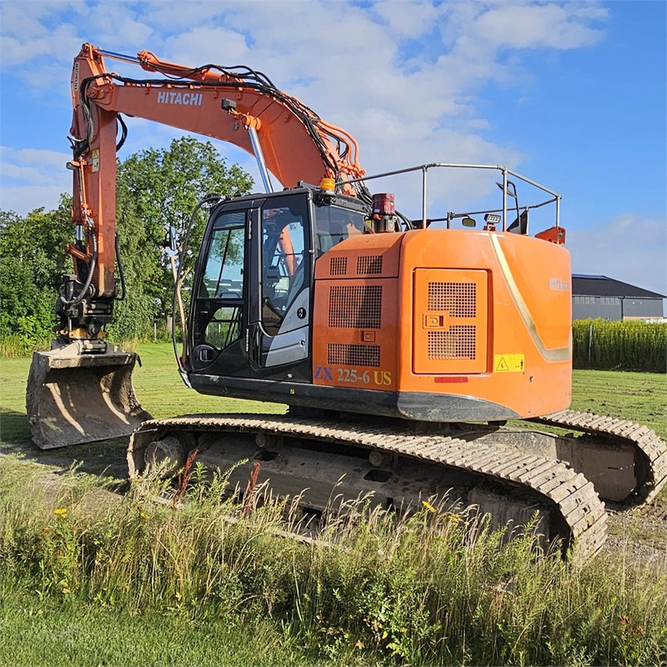 Hitachi ZX 225 - Bager guseničar: slika 1 Hitachi ZX 225 - Bager guseničar: slika 1