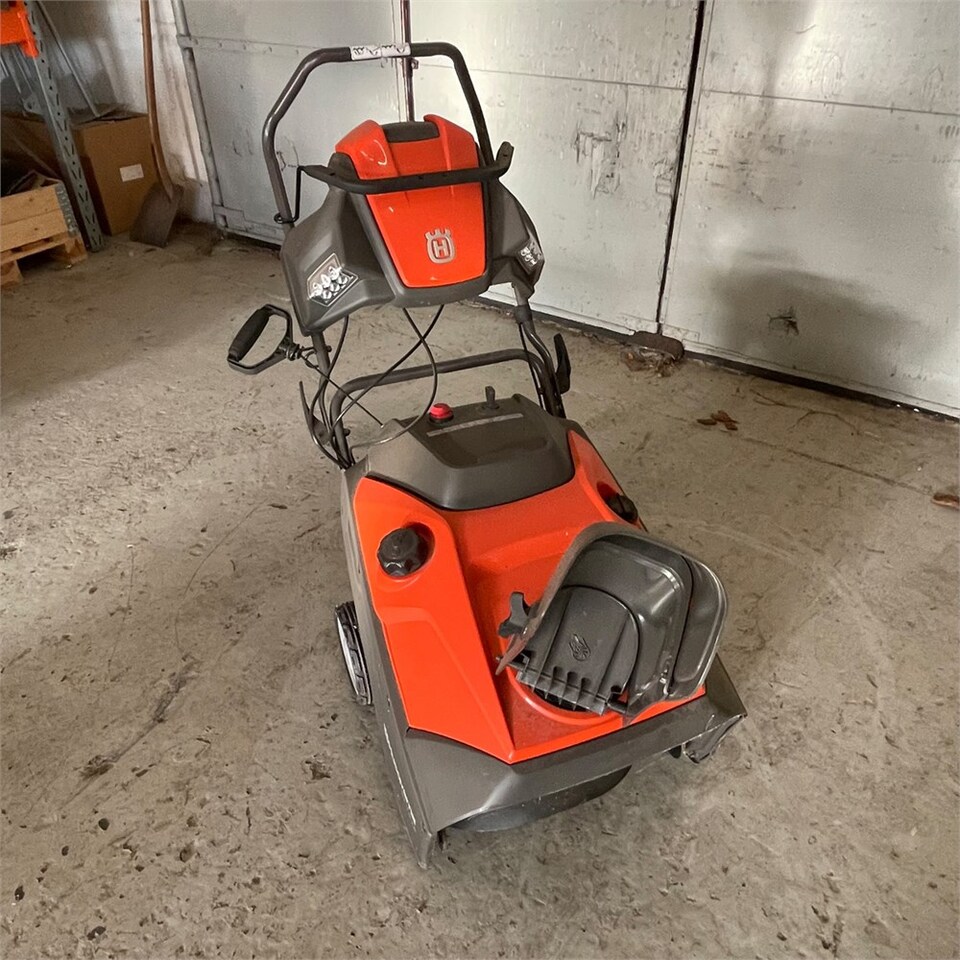 Husqvarna ST 121 E - Baštenska oprema: slika 3 Husqvarna ST 121 E - Baštenska oprema: slika 3