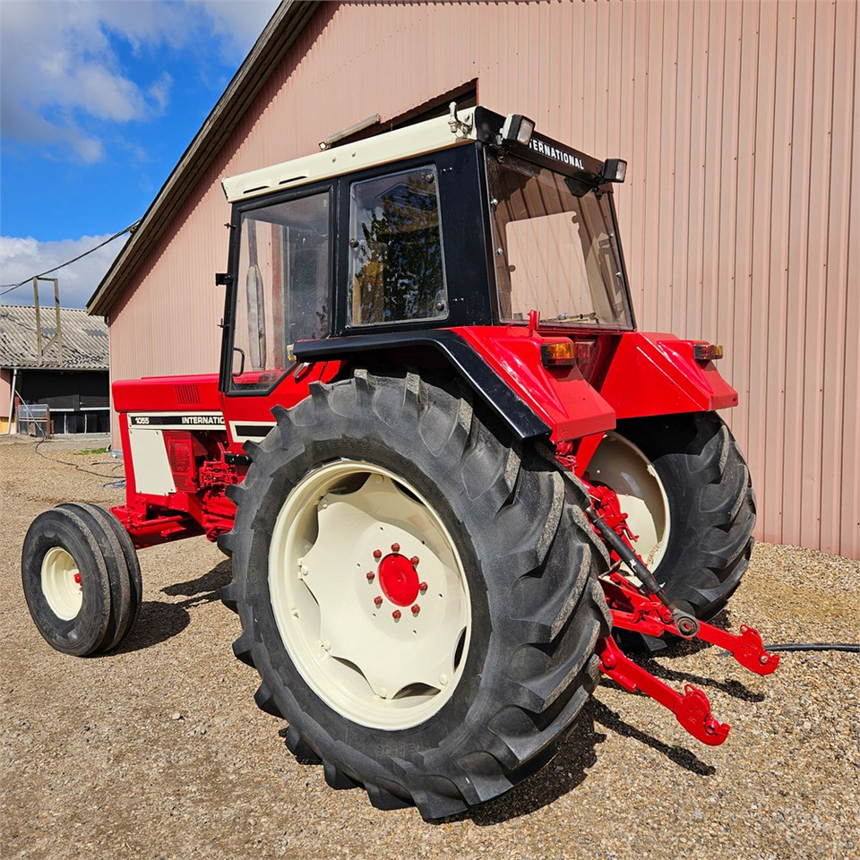 IH 1055 - Traktor: slika 3 IH 1055 - Traktor: slika 3