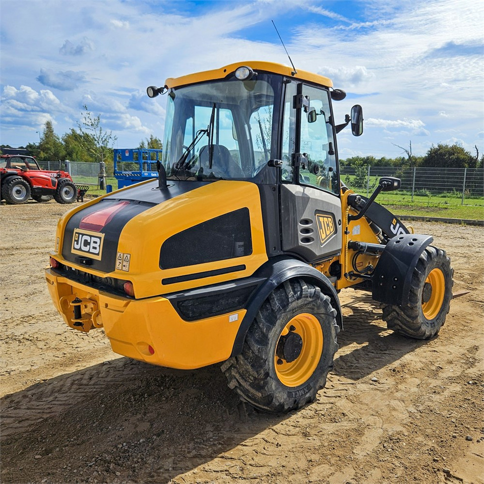 JCB 409 AG T4 - Utovarivač točkaš: slika 5 JCB 409 AG T4 - Utovarivač točkaš: slika 5