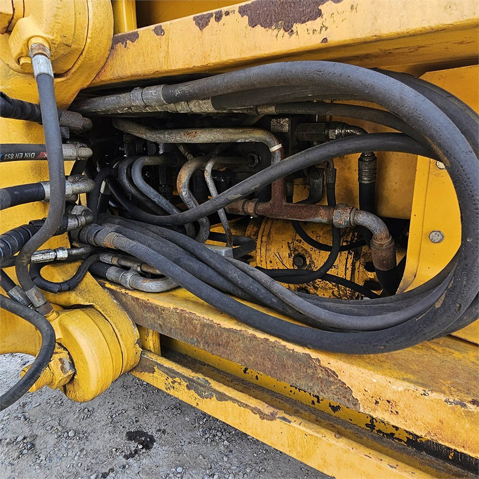 Bager utovarivač JCB 4CX eco T4i III B: slika 29
