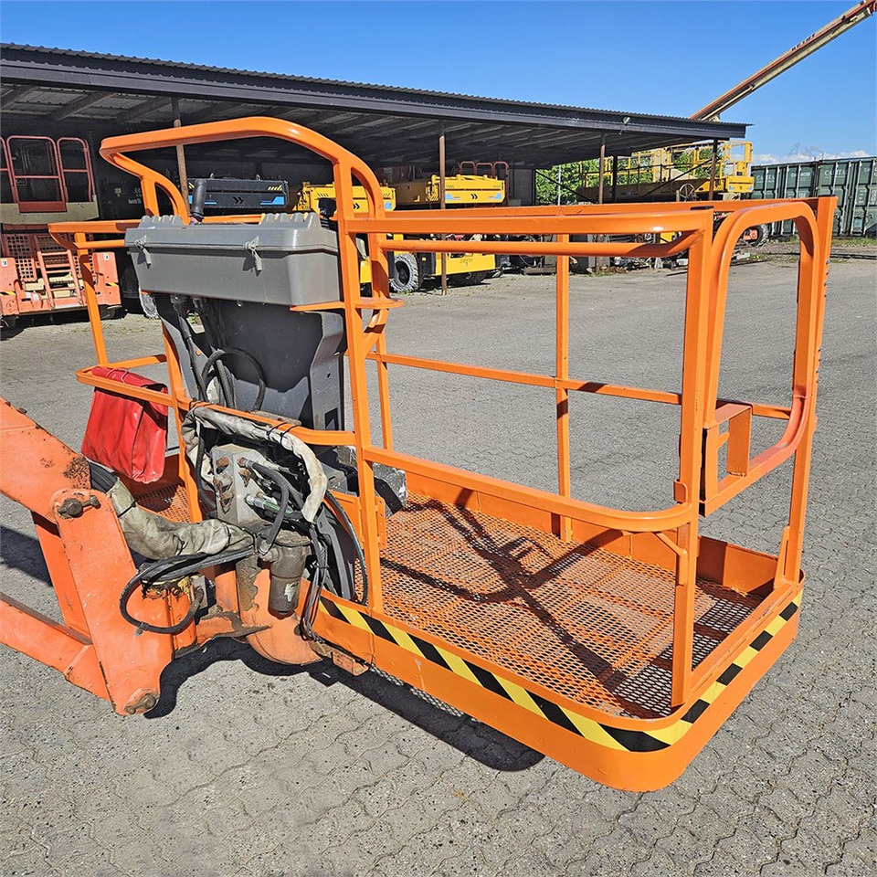 Zglobna platforma JLG 1250 AJP: slika 13