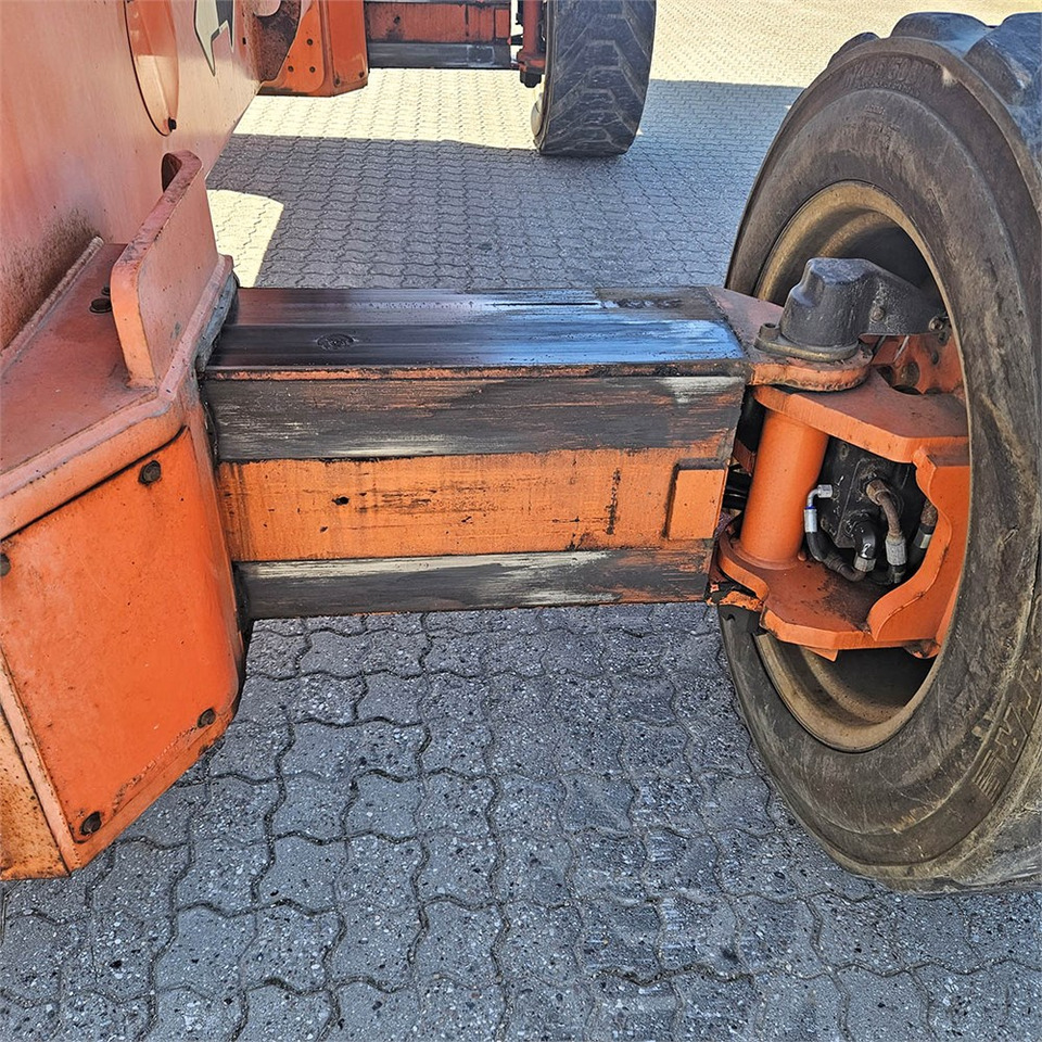 Zglobna platforma JLG 1250 AJP: slika 39