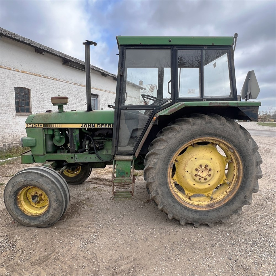 John Deere 2140 - Traktor: slika 2 John Deere 2140 - Traktor: slika 2