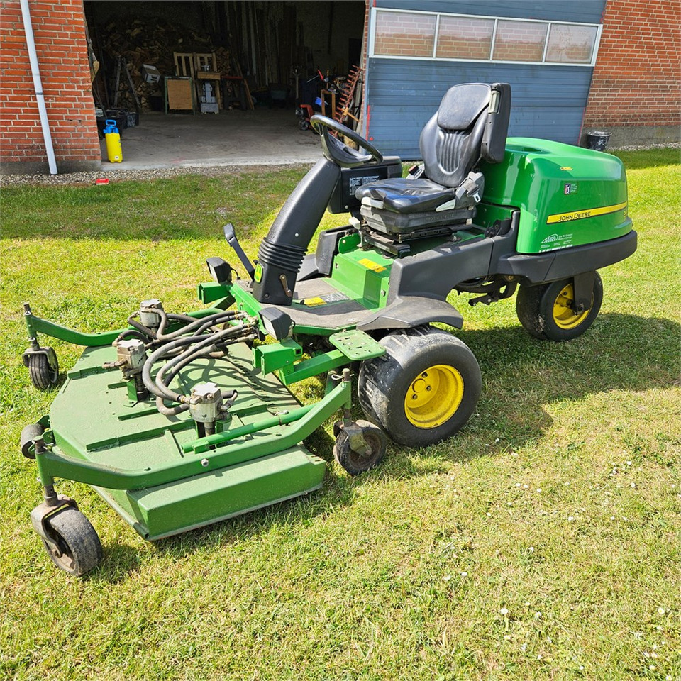 John Deere 2500B PrecisionCut - Baštenska kosačica: slika 1 John Deere 2500B PrecisionCut - Baštenska kosačica: slika 1