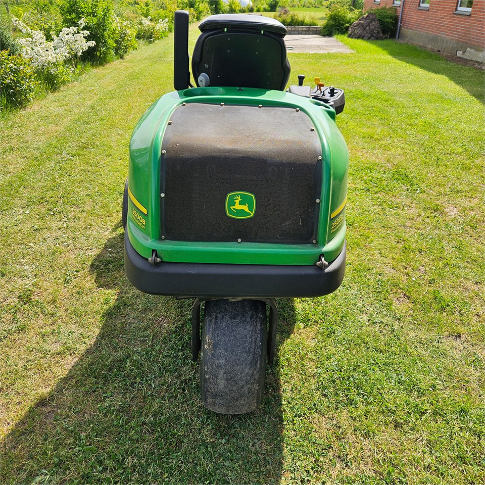 John Deere 2500B PrecisionCut - Baštenska kosačica: slika 5 John Deere 2500B PrecisionCut - Baštenska kosačica: slika 5