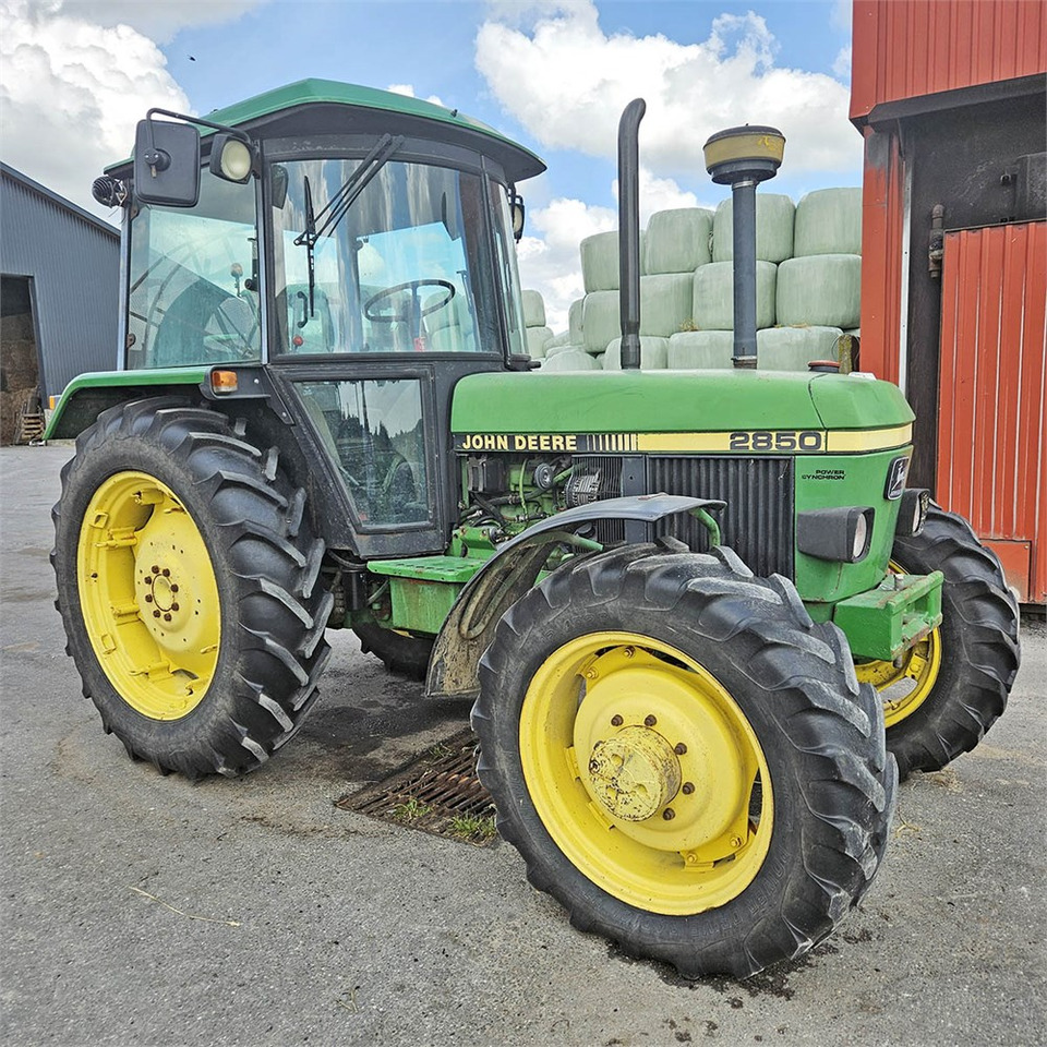 John Deere 2850 MFWD - Traktor: slika 1 John Deere 2850 MFWD - Traktor: slika 1