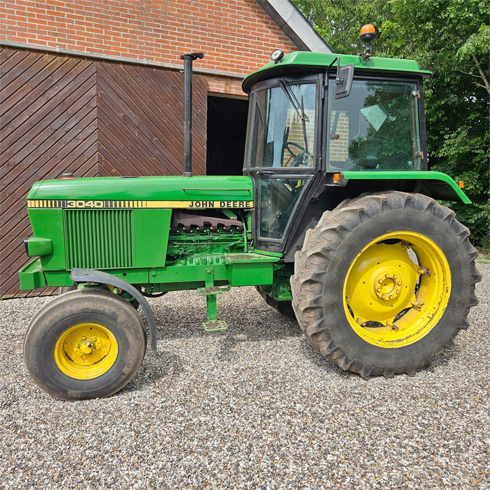 John Deere 3040 - Traktor: slika 2 John Deere 3040 - Traktor: slika 2