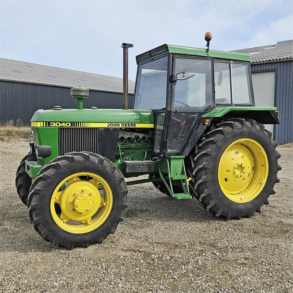 John Deere 3040 - Traktor: slika 1 John Deere 3040 - Traktor: slika 1