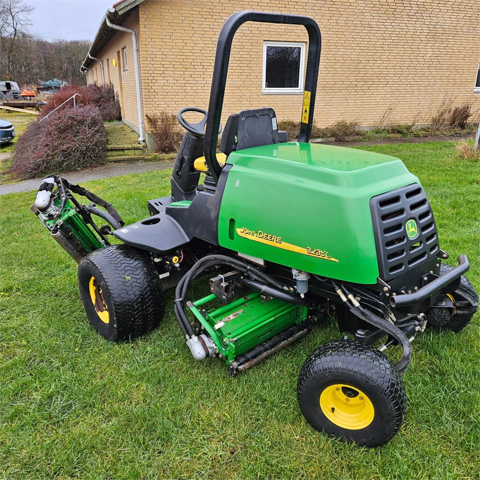 John Deere 3235C - Baštenska kosačica: slika 5 John Deere 3235C - Baštenska kosačica: slika 5