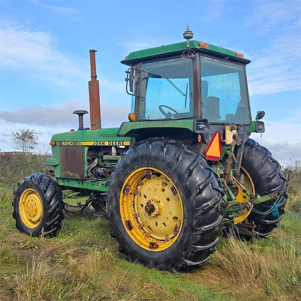 John Deere 4240 - Traktor: slika 5 John Deere 4240 - Traktor: slika 5