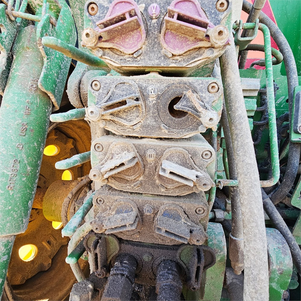John Deere 7280 R John Deere 7280 R: slika 41 John Deere 7280 R John Deere 7280 R: slika 41