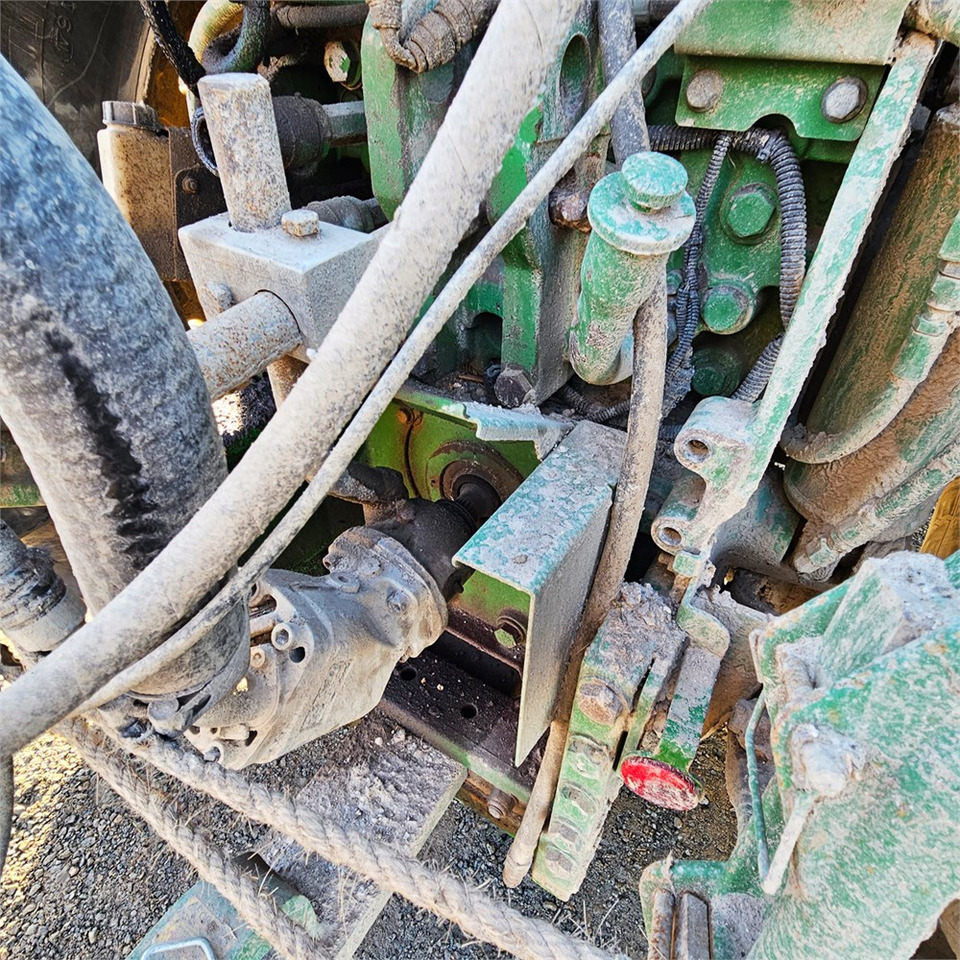 John Deere 7280 R John Deere 7280 R: slika 42 John Deere 7280 R John Deere 7280 R: slika 42