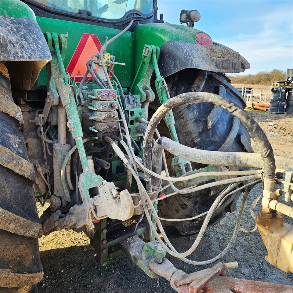 John Deere 7280 R John Deere 7280 R: slika 7 John Deere 7280 R John Deere 7280 R: slika 7